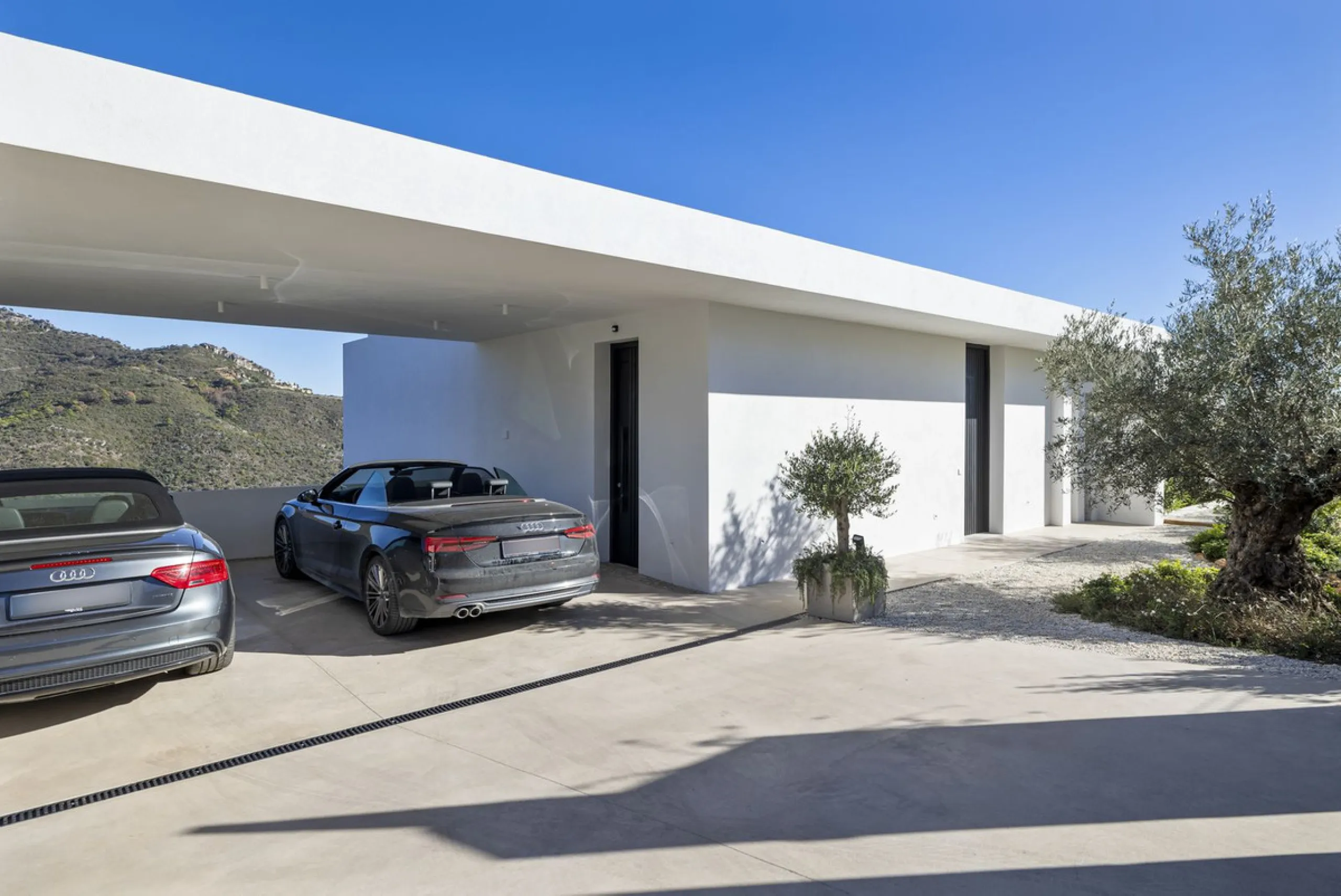 Villa Imagine: Luxury Redefined with Endless Mediterranean Views to Gibraltar & Africa