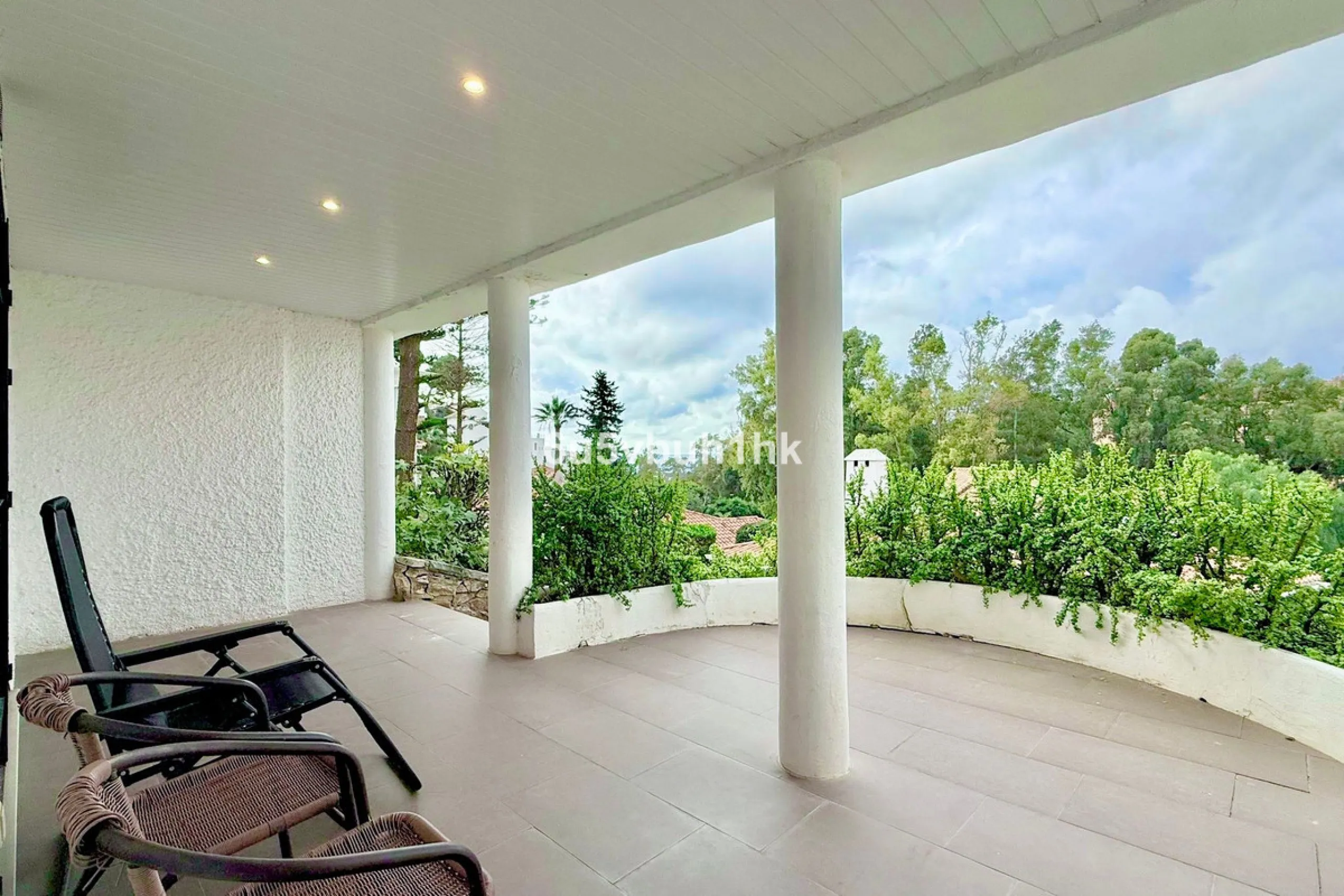 Discover this beautifully presented semi-detached home offering modern comfort and an ideal location in the lower part of Torreblanca.