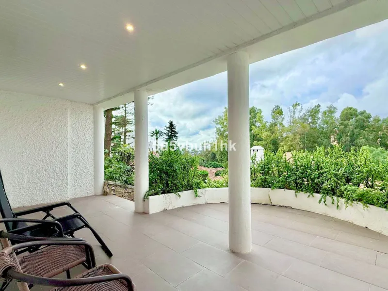 Discover this beautifully presented semi-detached home offering modern comfort and an ideal location in the lower part of Torreblanca.