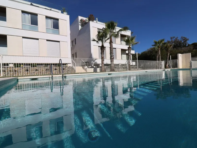This brand-new residential complex is located on Elviria Beach, one of Marbella's most exclusive and sought-after areas — just a 10-minute drive from Marbella town centre and approximately 30 minutes from Málaga International Airport.