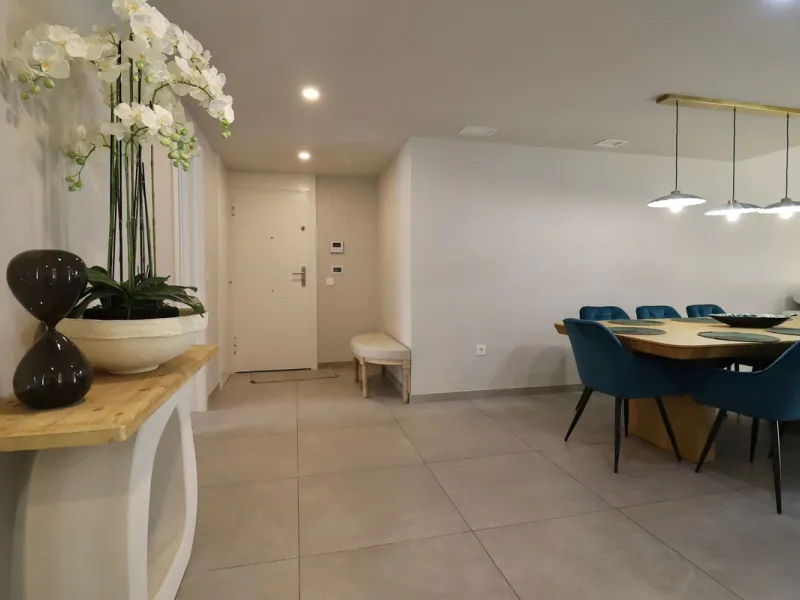 This brand-new residential complex is located on Elviria Beach, one of Marbella's most exclusive and sought-after areas — just a 10-minute drive from Marbella town centre and approximately 30 minutes from Málaga International Airport.