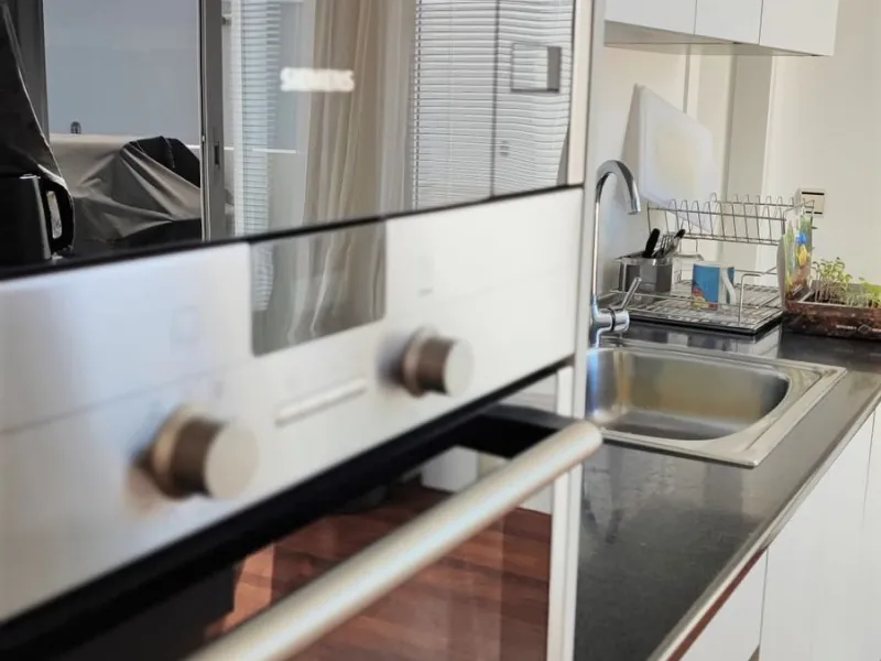 Set on a privileged golf front position in a quiet cul-de-sac street in the very heart of la Cala Golf resort, this superb detached villa enjoys sun all day and stunning golf views. Built in 2017 with a contemporary look, the villa benefits from great qua