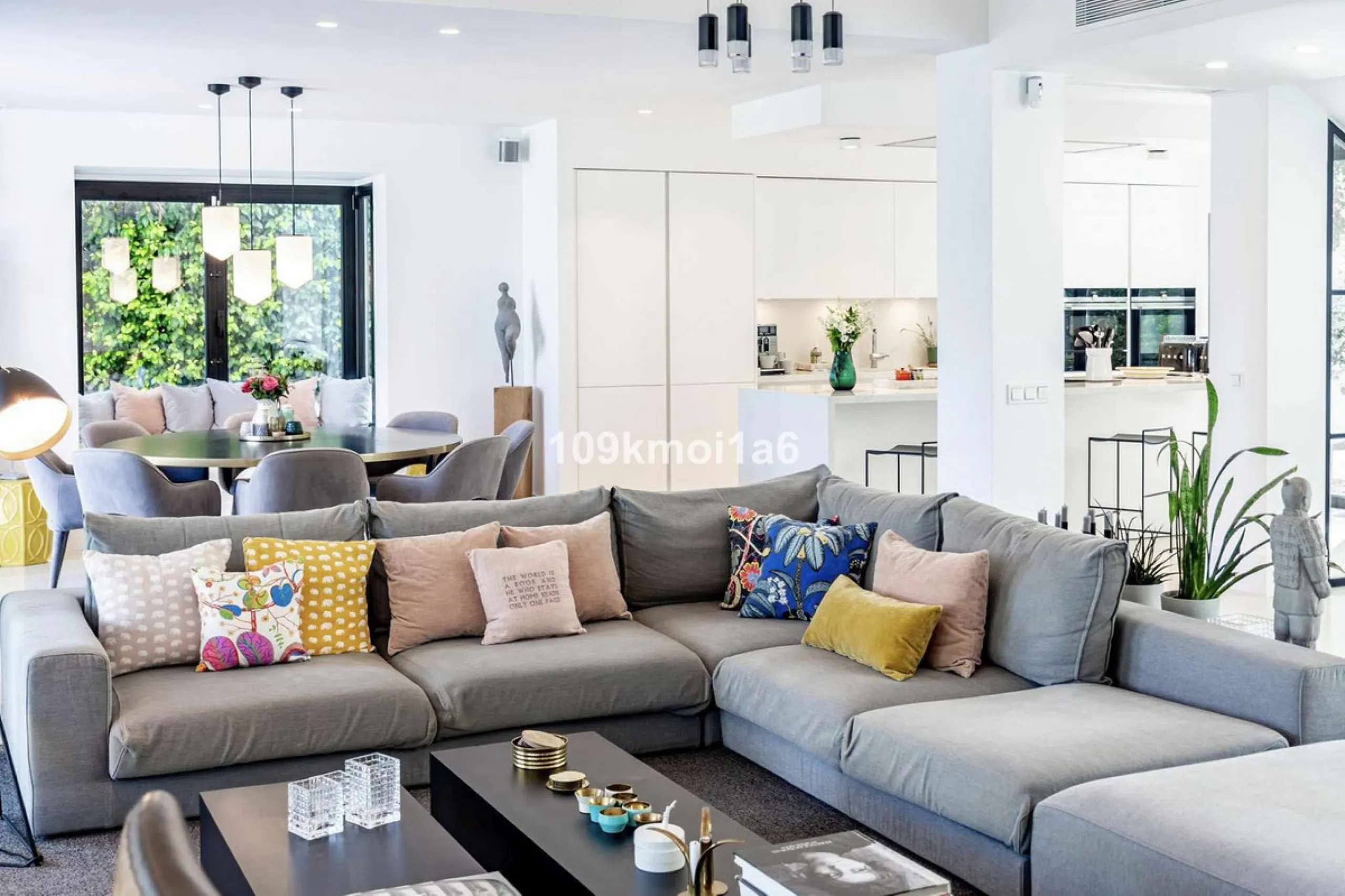 This elegant south east-facing villa is set within a quiet cul-de-sac in Las Brisas, Nueva Andalucía, offering privacy, mature gardens, and open views enhanced by abundant natural light throughout the day. The property blends the charm of a timeless Andal