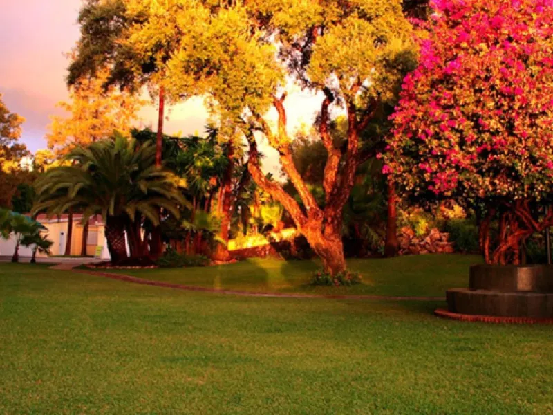 Unique investment opportunity! Single storey house located on a large plot in Elvira with sea and golf views