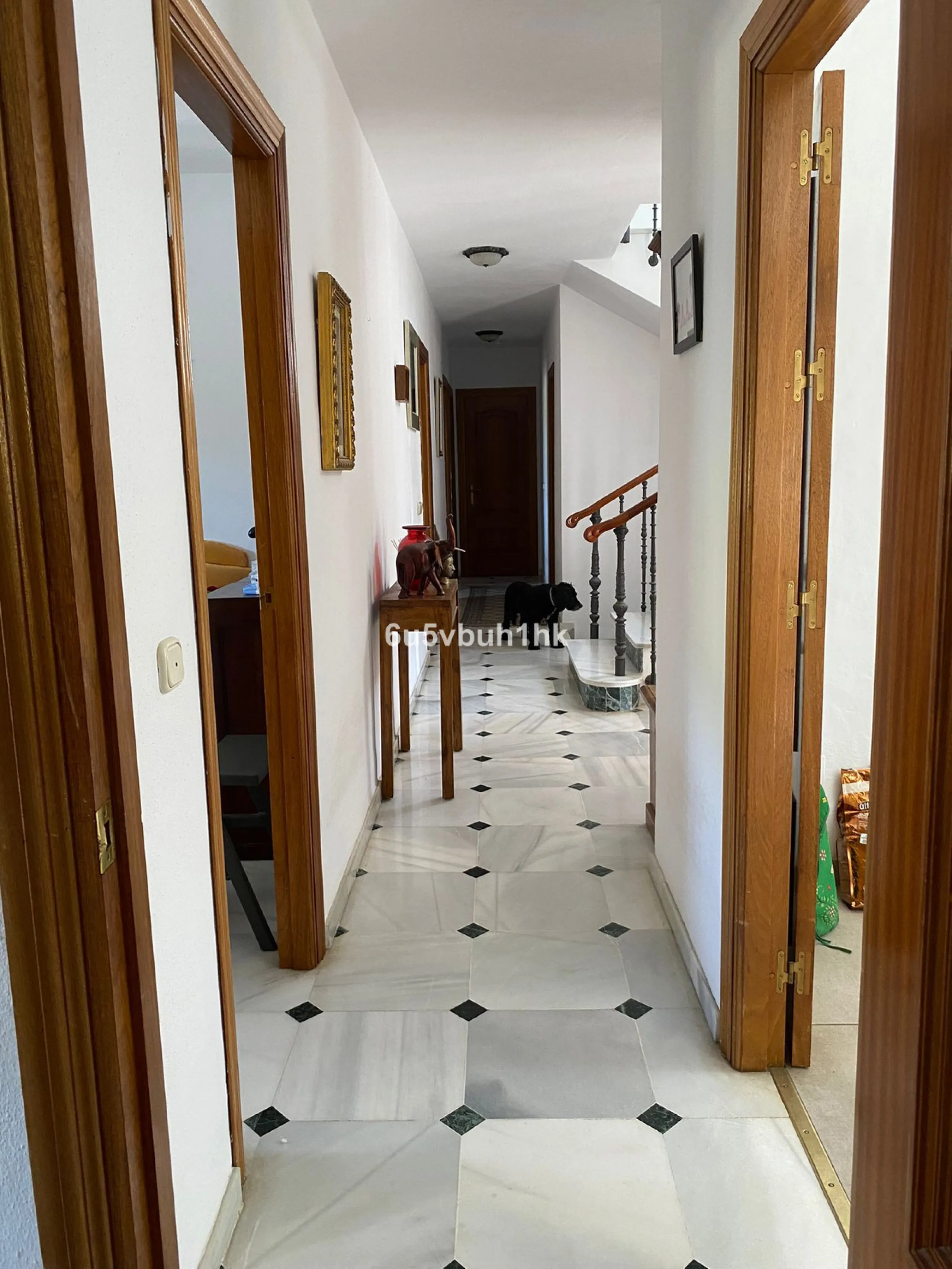 Detached single-family home located in Ojén, distributed over three floors and designed for comfortable and versatile living.