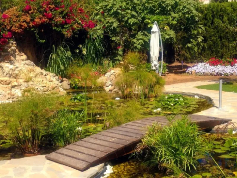 Unique investment opportunity! Single storey house located on a large plot in Elvira with sea and golf views