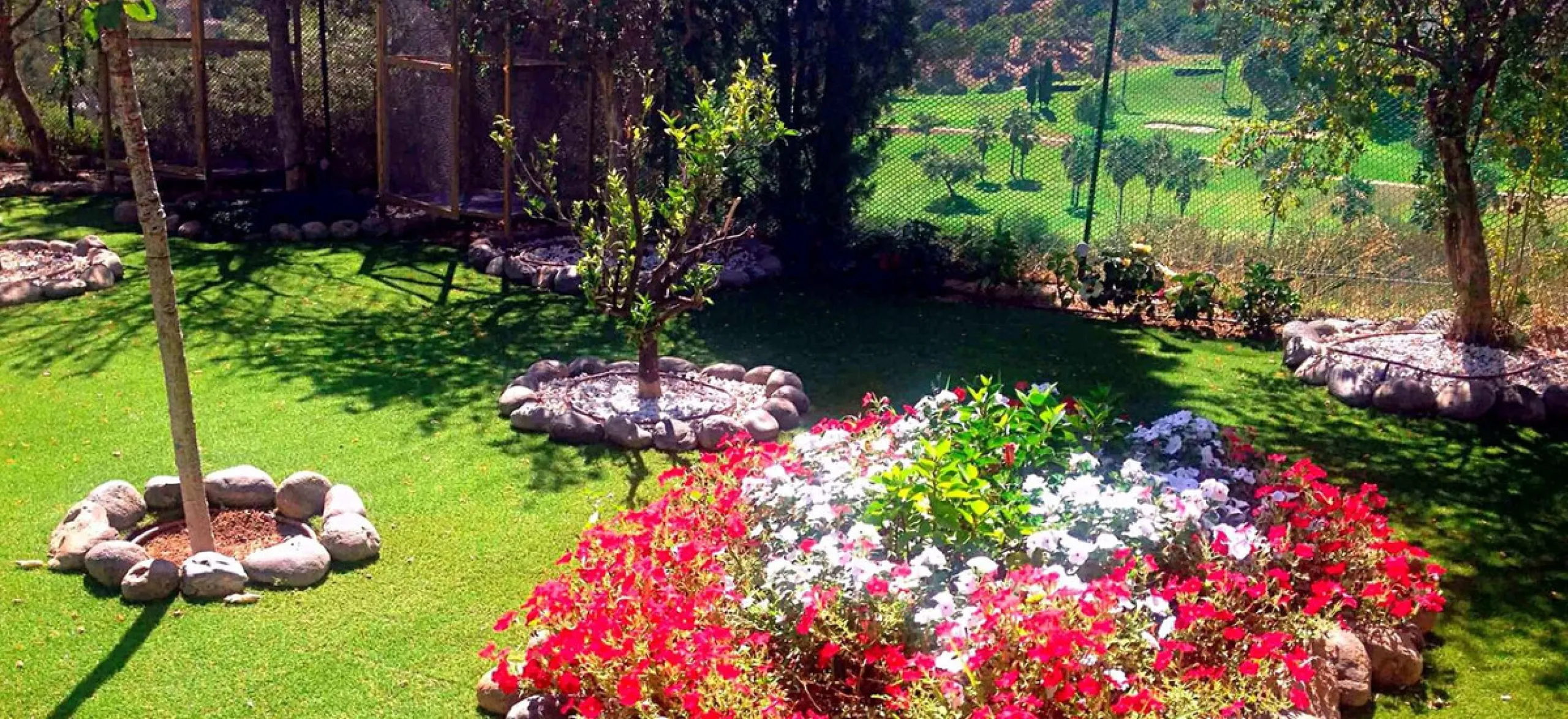 Unique investment opportunity! Single storey house located on a large plot in Elvira with sea and golf views