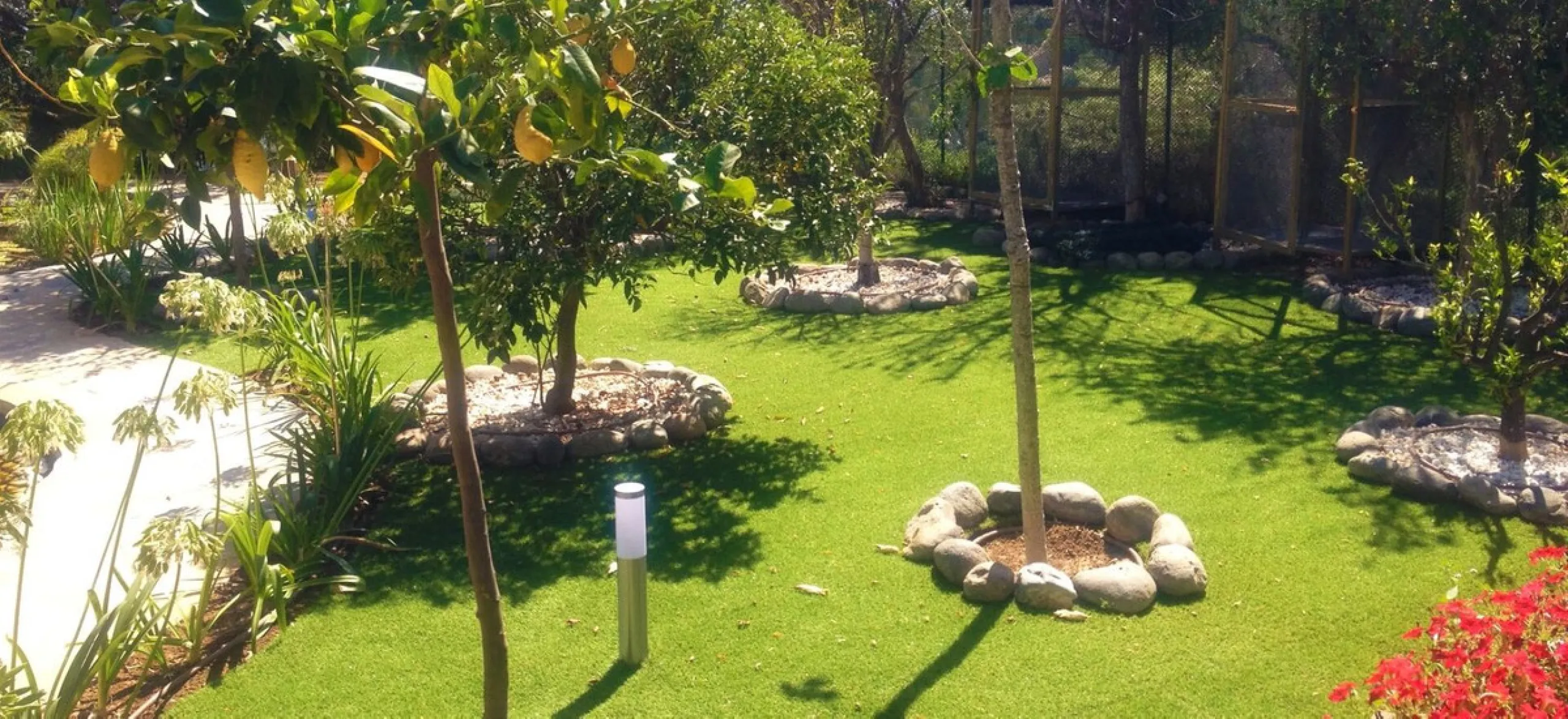 Unique investment opportunity! Single storey house located on a large plot in Elvira with sea and golf views