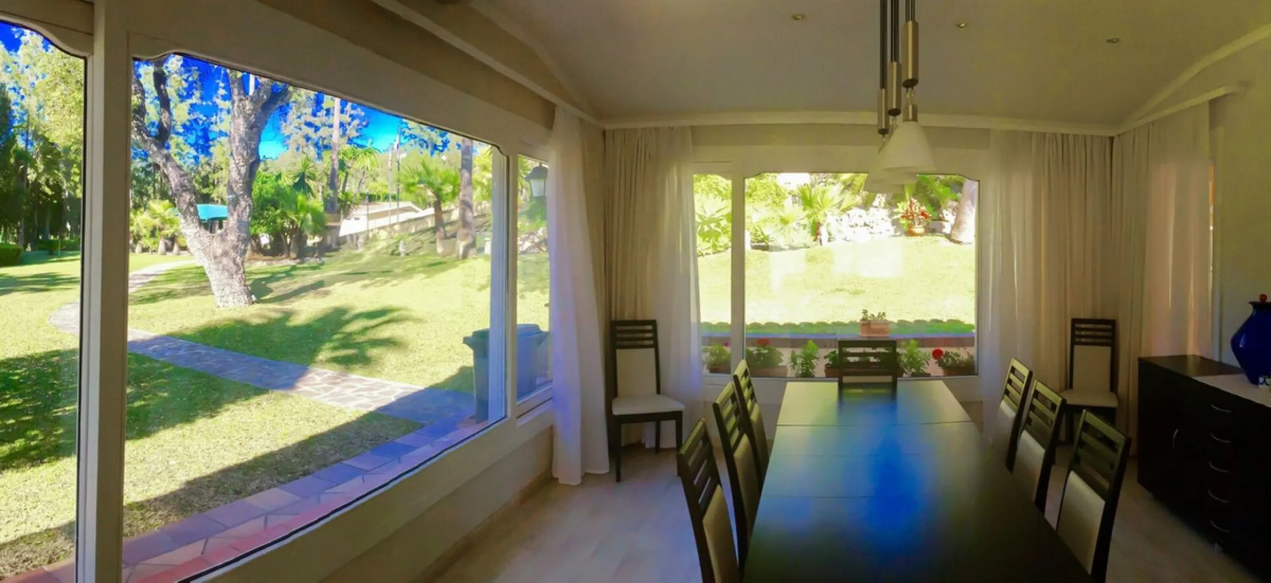 Unique investment opportunity! Single storey house located on a large plot in Elvira with sea and golf views