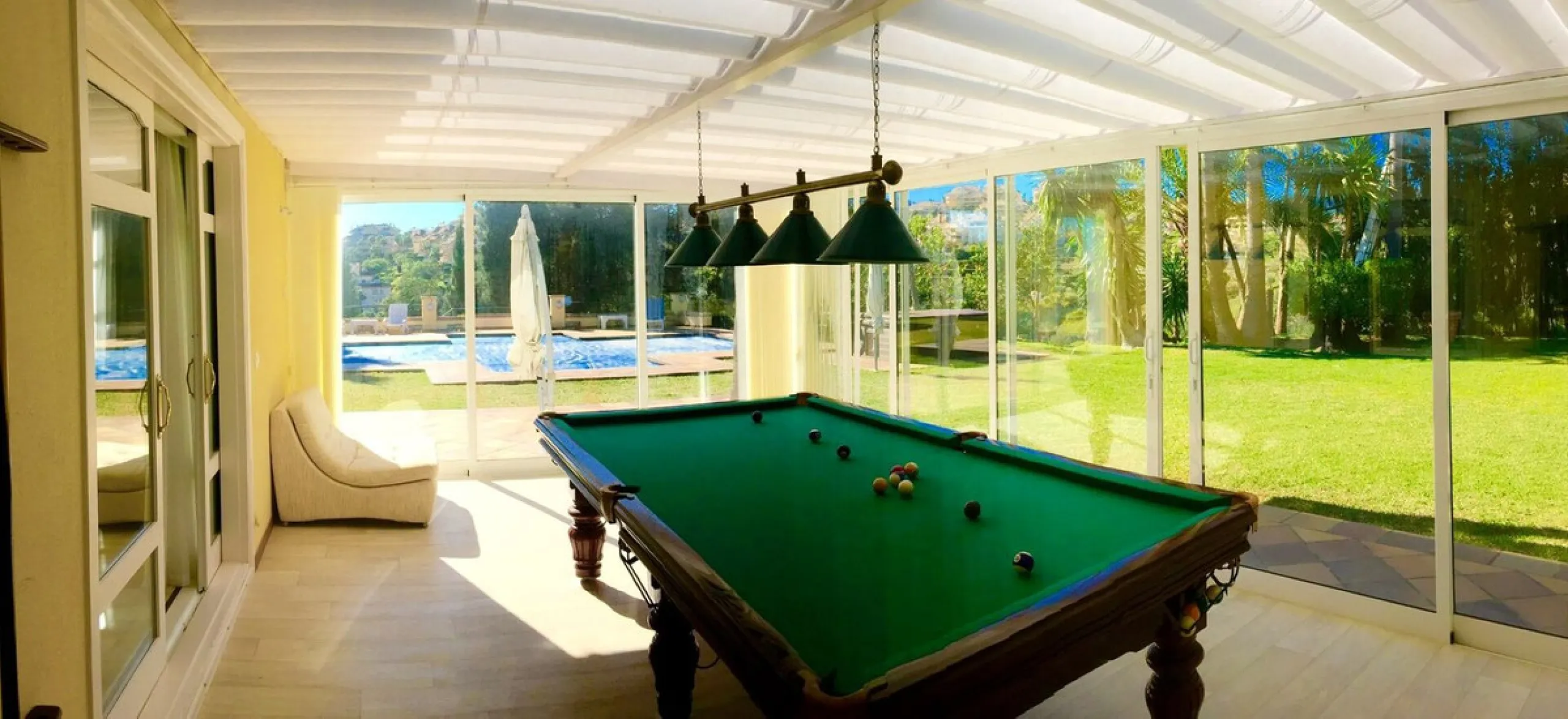 Unique investment opportunity! Single storey house located on a large plot in Elvira with sea and golf views