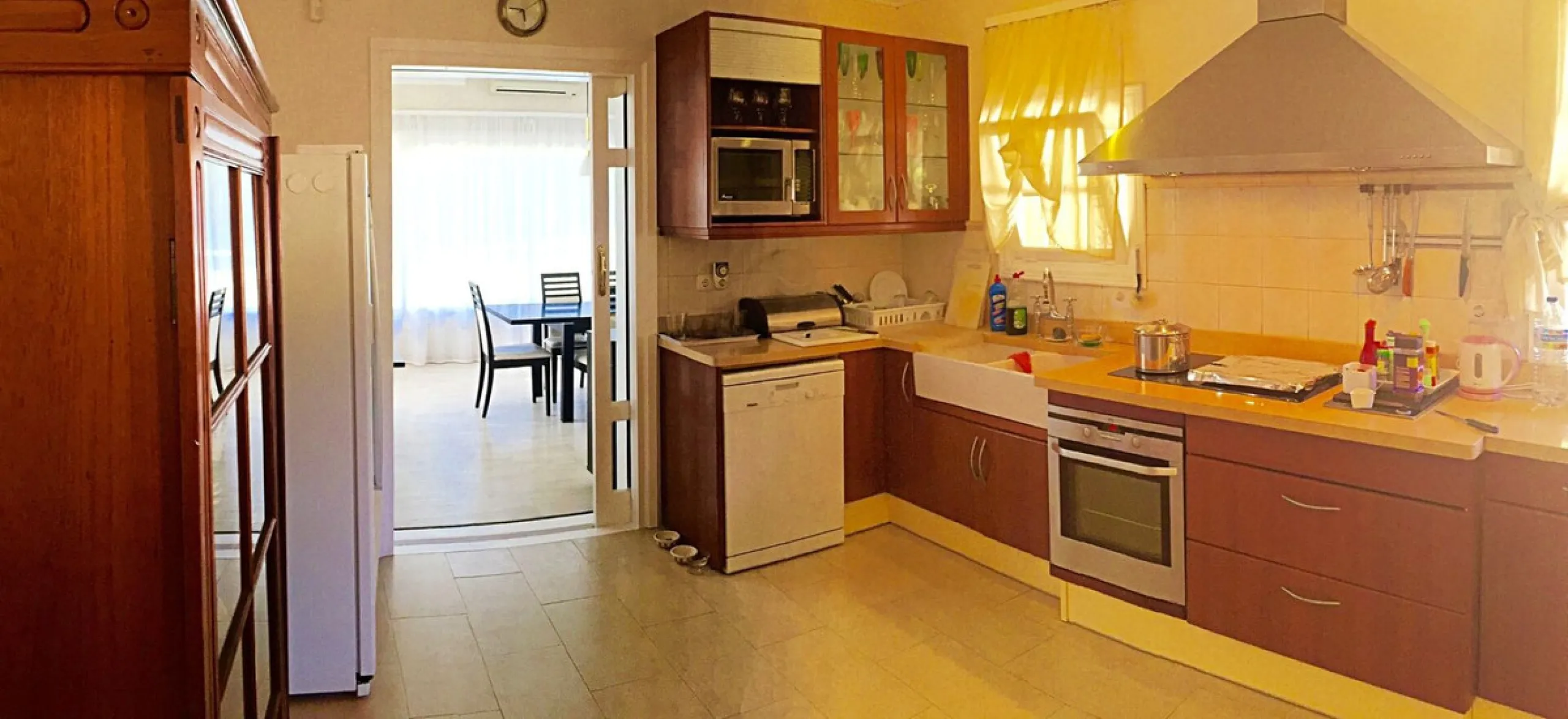 Unique investment opportunity! Single storey house located on a large plot in Elvira with sea and golf views