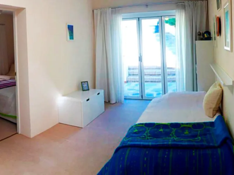 Unique investment opportunity! Single storey house located on a large plot in Elvira with sea and golf views