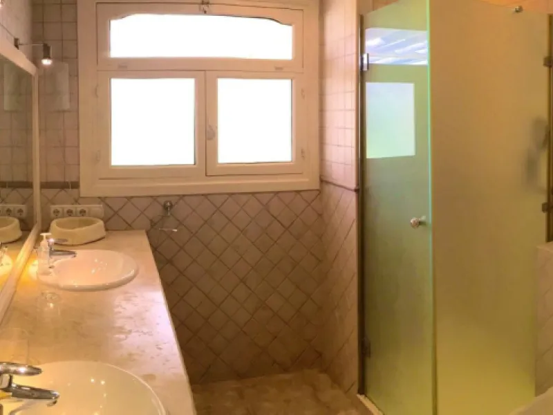 Unique investment opportunity! Single storey house located on a large plot in Elvira with sea and golf views