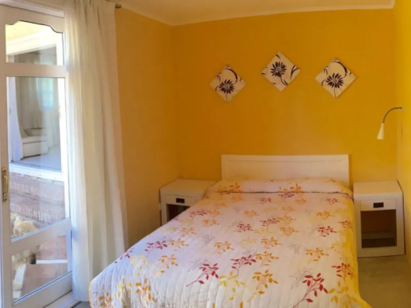 Unique investment opportunity! Single storey house located on a large plot in Elvira with sea and golf views
