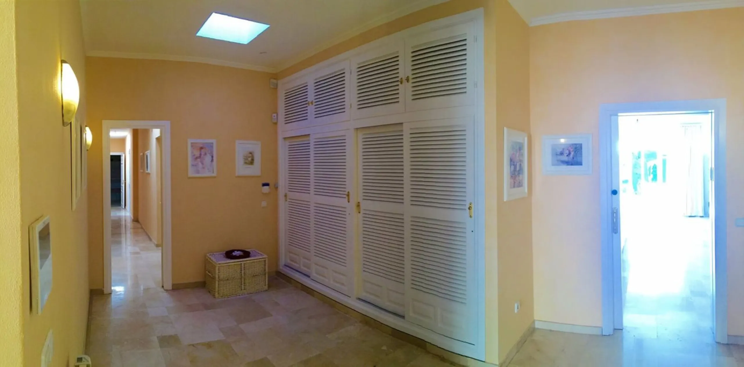 Unique investment opportunity! Single storey house located on a large plot in Elvira with sea and golf views
