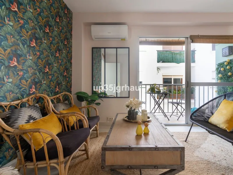 Commercial - Apartment Complex в продаже в Estepona, Málaga. В доме 7 спален и 7 ванных комнат. Площадь дома 499 м². Площадь участка 116 м²