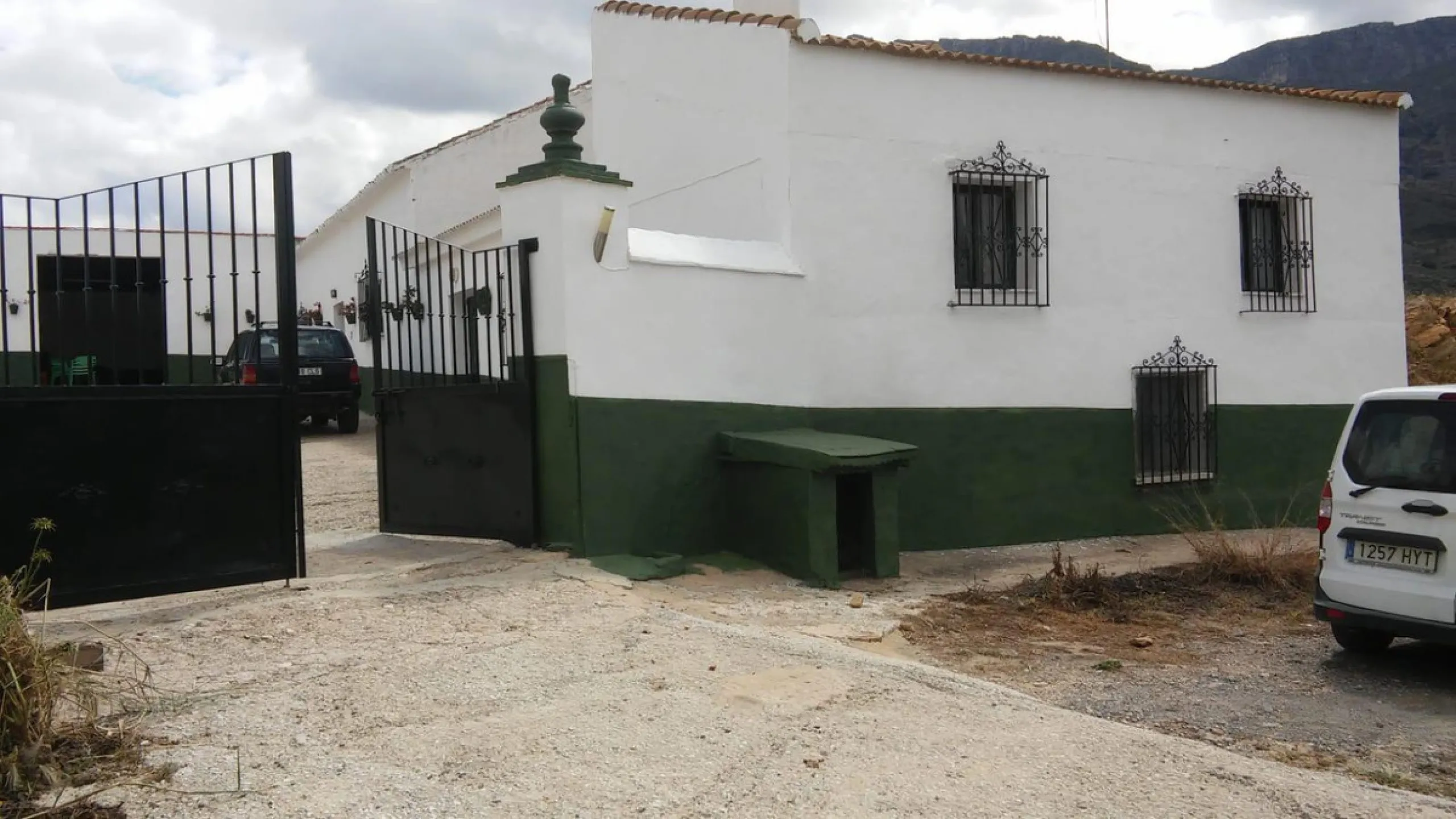 Impressive country estate close to Málaga, possibility to build. Rural property of 313 hectares (3.130.000 sqm or 773,44 acres) located in the Municipality or Ardales in Málaga Province.