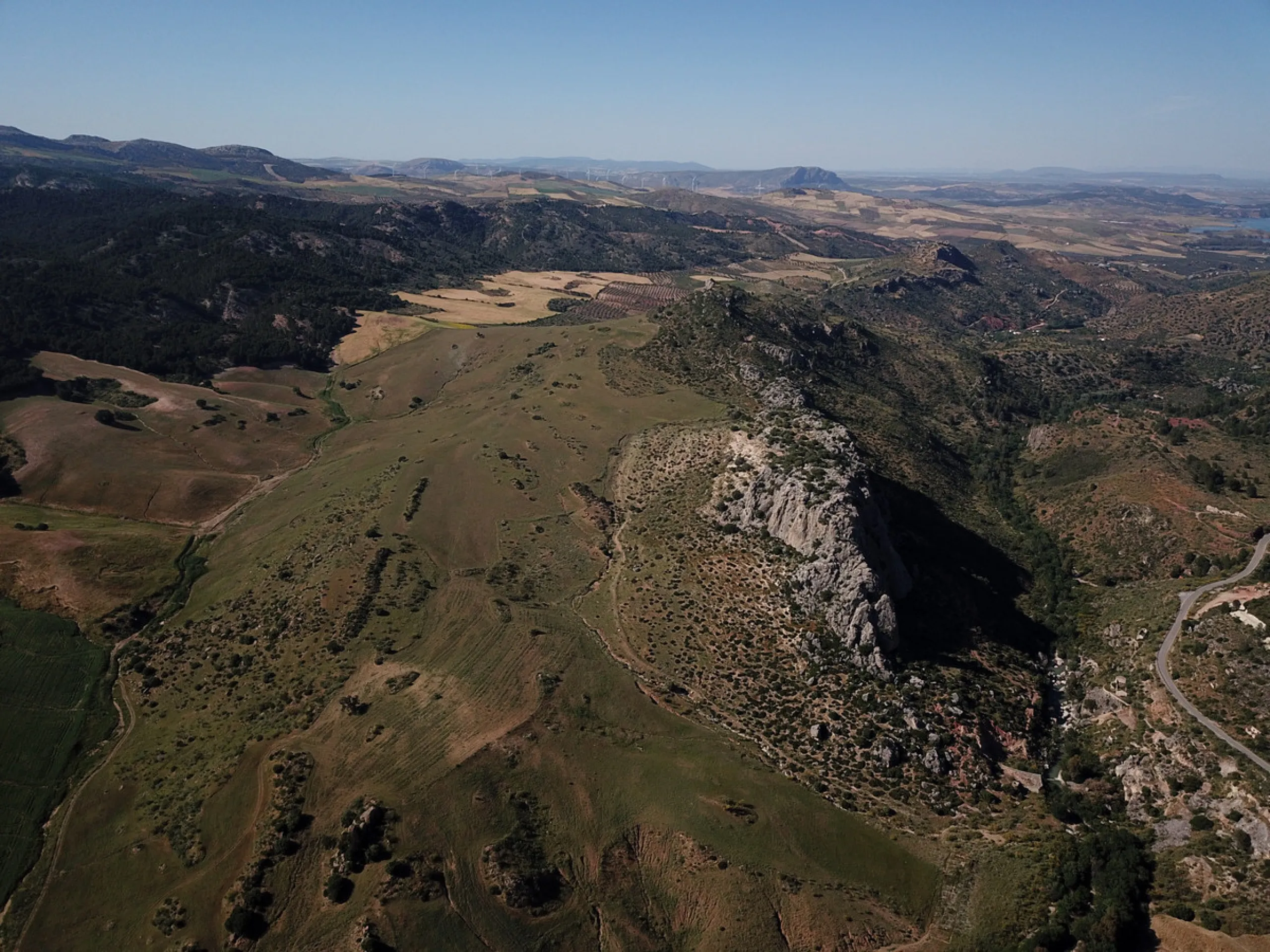 Impressive country estate close to Málaga, possibility to build. Rural property of 313 hectares (3.130.000 sqm or 773,44 acres) located in the Municipality or Ardales in Málaga Province.
