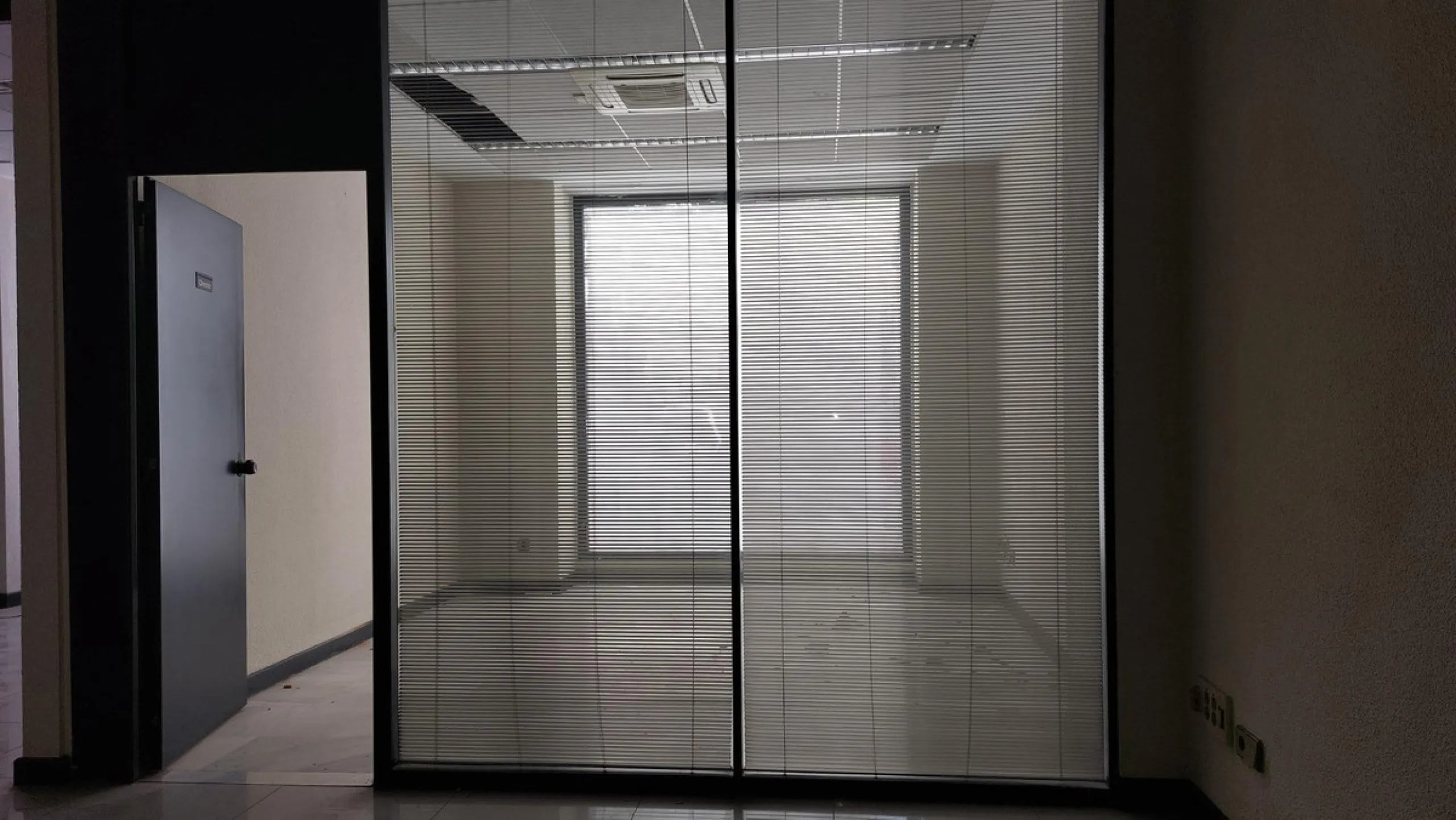 Commercial - Commercial Premises в продаже в Marbella, Málaga. Площадь дома 426 м²