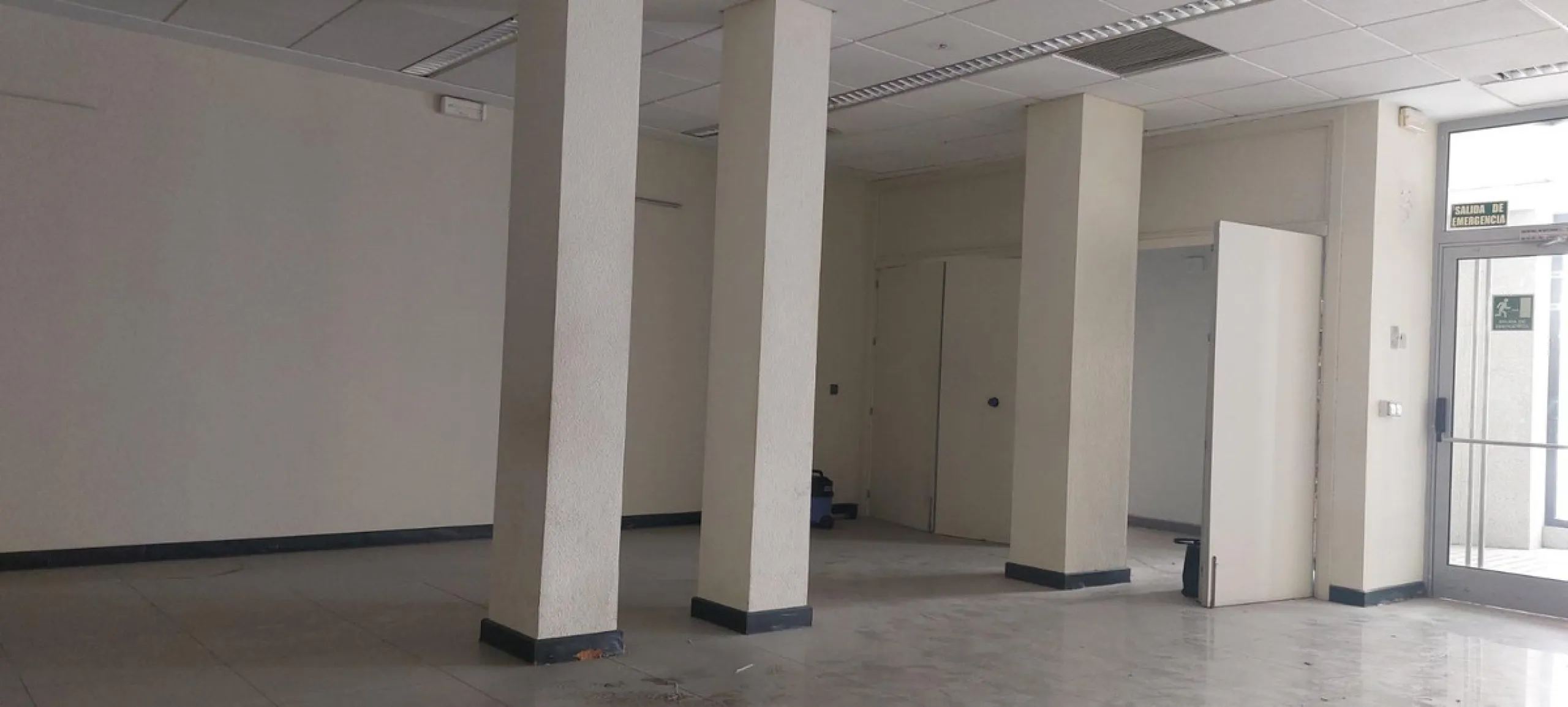 Commercial - Commercial Premises в продаже в Marbella, Málaga. Площадь дома 426 м²
