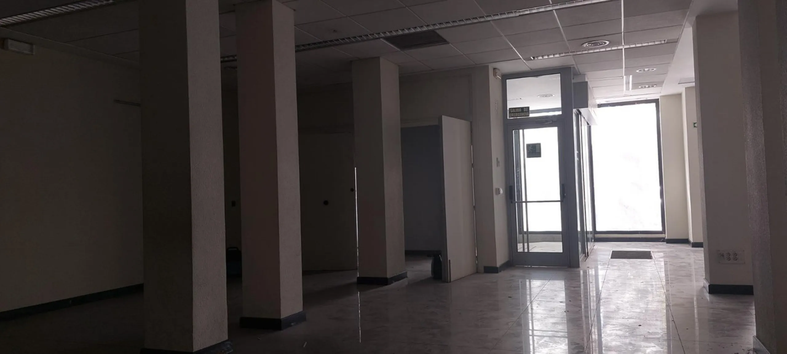 Commercial - Commercial Premises в продаже в Marbella, Málaga. Площадь дома 426 м²