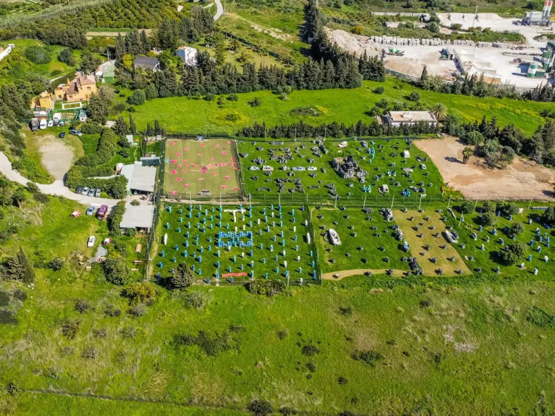 **Magnificent plot of land of 24,135 m² in Estepona, with water, electricity, and both rustic and industrial zoning**, located in a strategic area that offers great potential for various projects. With its exceptional features and privileged location, thi