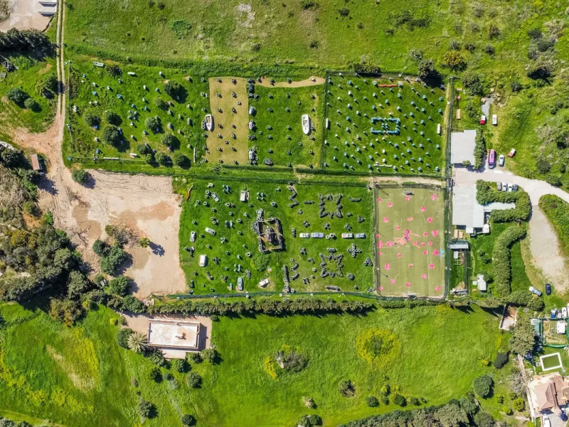 Plot - Land в продаже в Estepona, Málaga. Площадь участка 24135 м²