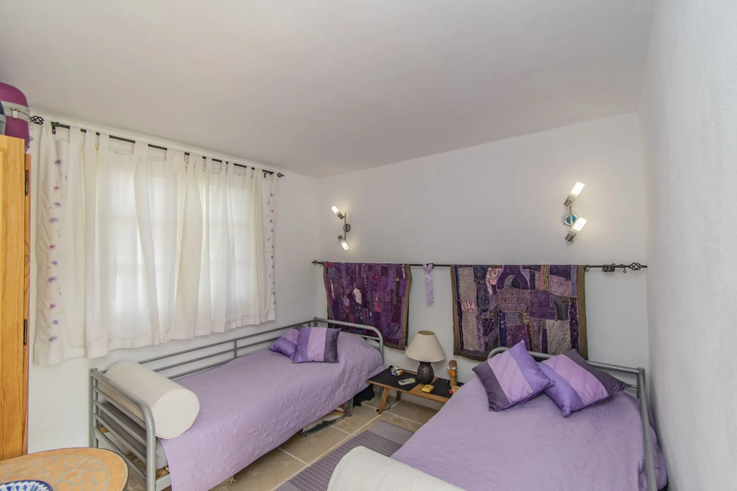 HOUSE WITH LARGE PLOT IN MONDA