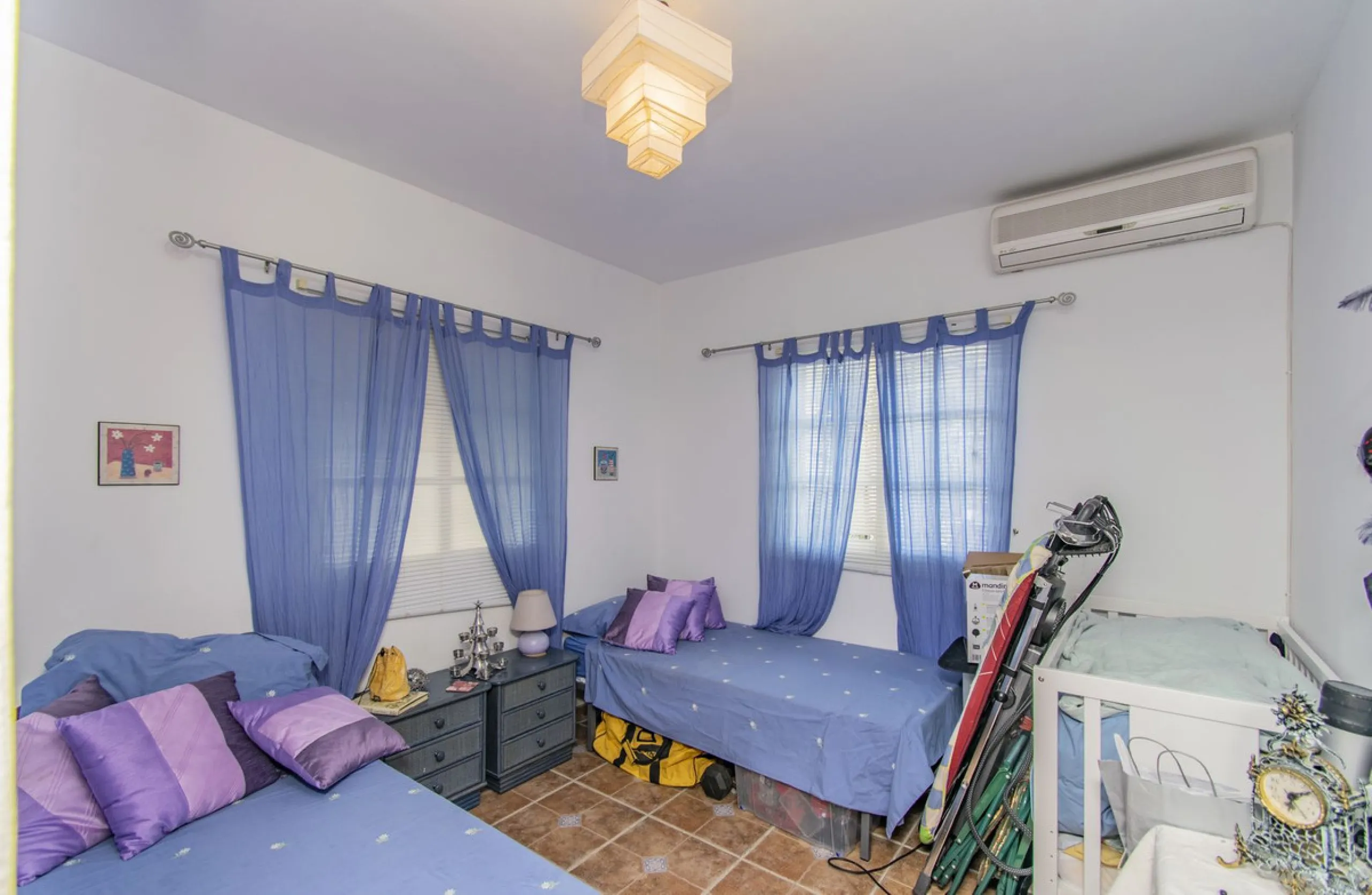 HOUSE WITH LARGE PLOT IN MONDA