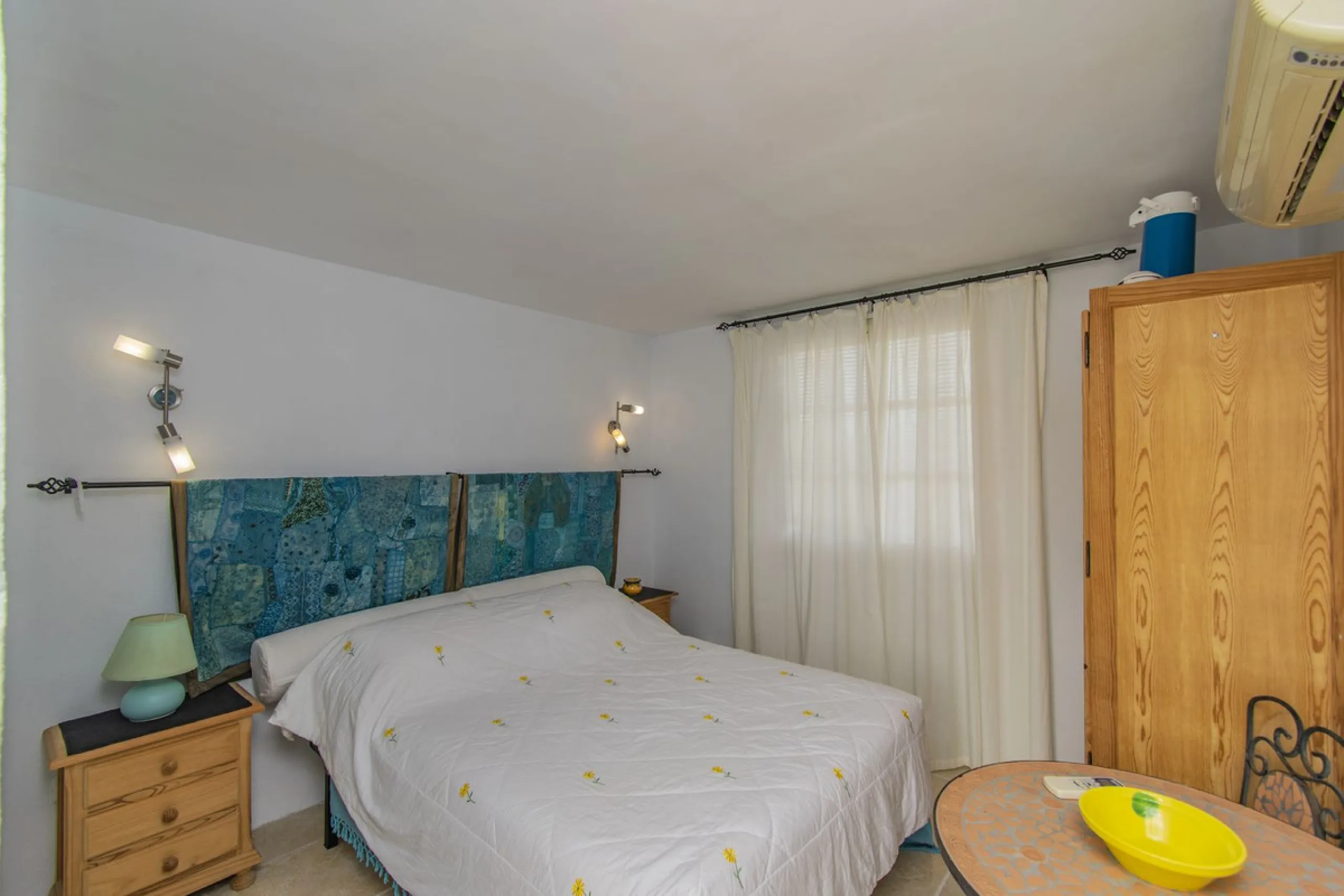 HOUSE WITH LARGE PLOT IN MONDA