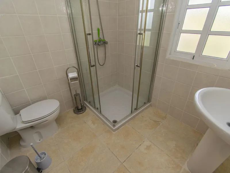 HOUSE WITH LARGE PLOT IN MONDA
