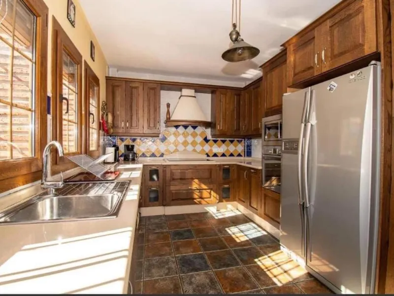 This wonderful villa is located in a beautiful tranquil area in the heart of the national park, between Frigiliana and Acebuchal.