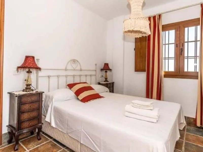 This wonderful villa is located in a beautiful tranquil area in the heart of the national park, between Frigiliana and Acebuchal.