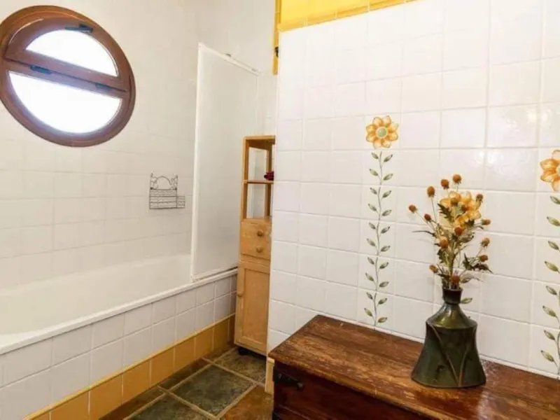 This wonderful villa is located in a beautiful tranquil area in the heart of the national park, between Frigiliana and Acebuchal.