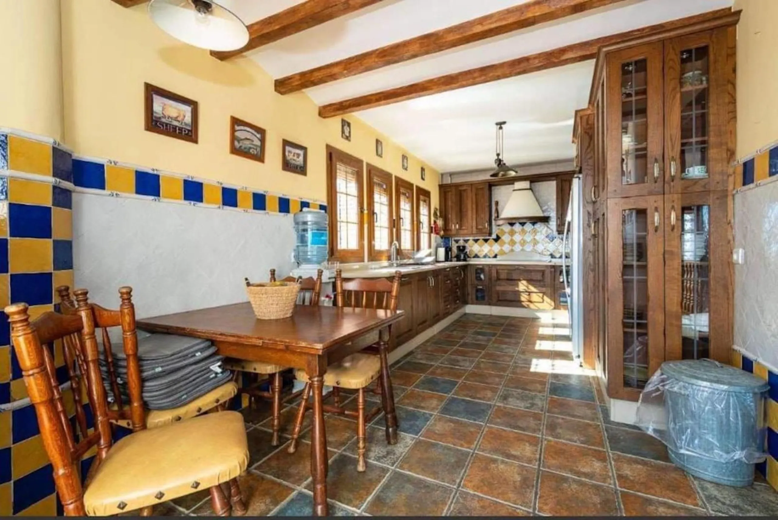 This wonderful villa is located in a beautiful tranquil area in the heart of the national park, between Frigiliana and Acebuchal.