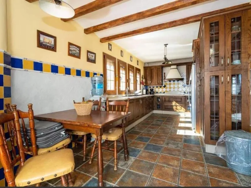 This wonderful villa is located in a beautiful tranquil area in the heart of the national park, between Frigiliana and Acebuchal.