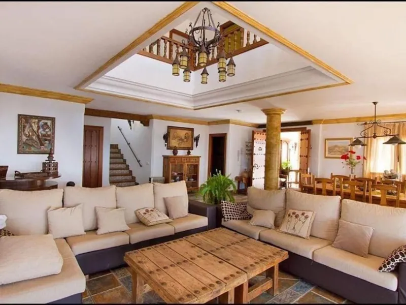 This wonderful villa is located in a beautiful tranquil area in the heart of the national park, between Frigiliana and Acebuchal.
