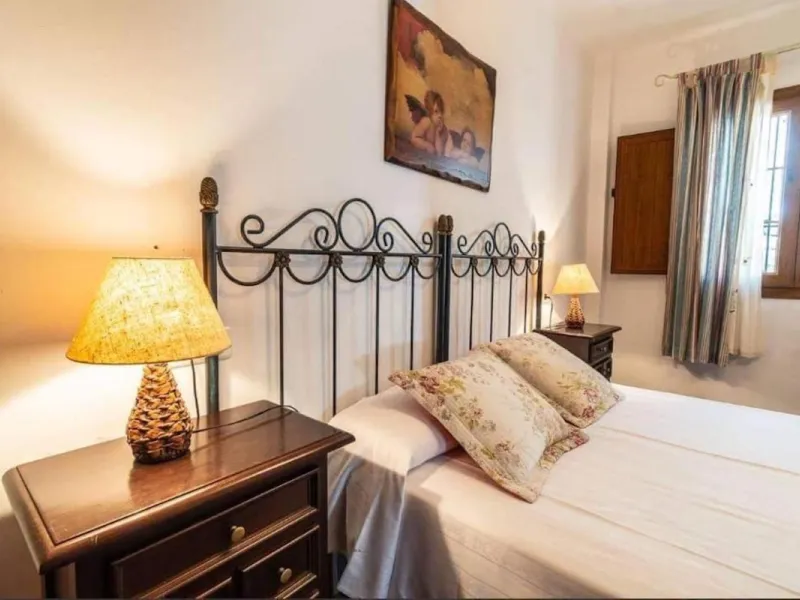 This wonderful villa is located in a beautiful tranquil area in the heart of the national park, between Frigiliana and Acebuchal.