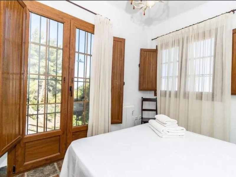 This wonderful villa is located in a beautiful tranquil area in the heart of the national park, between Frigiliana and Acebuchal.