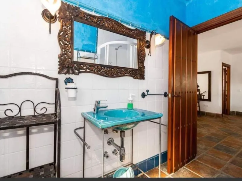 This wonderful villa is located in a beautiful tranquil area in the heart of the national park, between Frigiliana and Acebuchal.