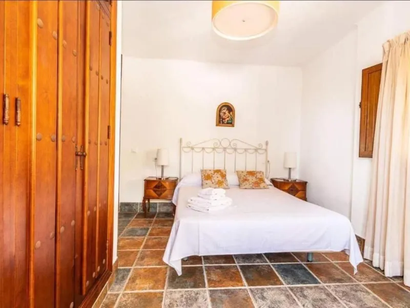 This wonderful villa is located in a beautiful tranquil area in the heart of the national park, between Frigiliana and Acebuchal.