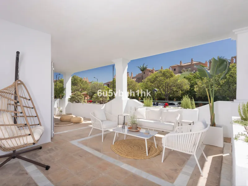 Fully renovated and beautifully presented, this home immediately impresses with a welcoming entrance hall that leads to a spacious, separate kitchen with an adjoining laundry area. From here, you step into a bright and airy open-plan living and dining spa