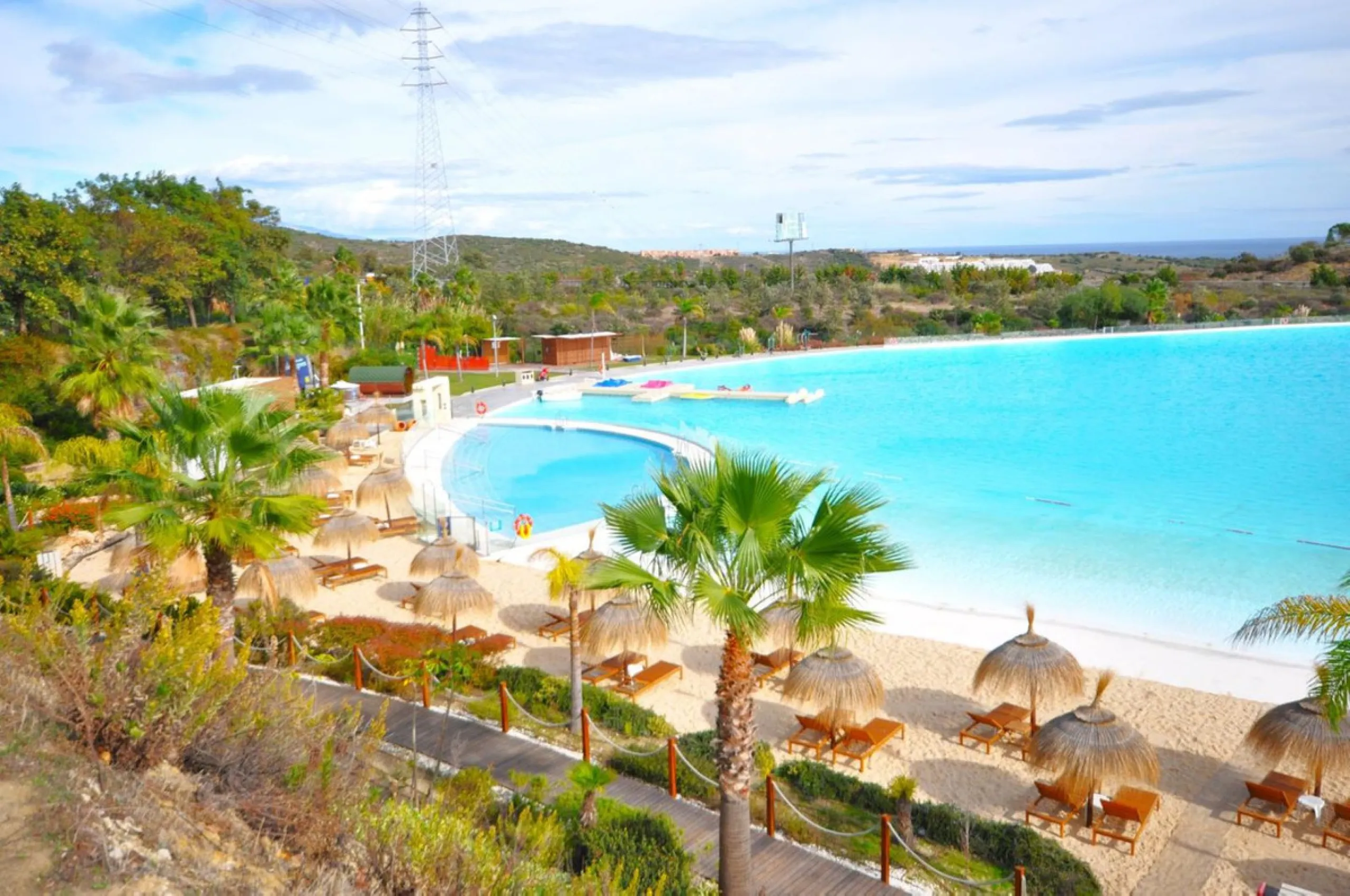 LUXURIOUS PENTHOUSE located in Alcazaba Lagoon, an exclusive urbanization located in Estepona, in a privileged natural environment, which has a lush artificial lagoon, surrounded by gardens and with panoramic views of the Mediterranean Sea and the mountai