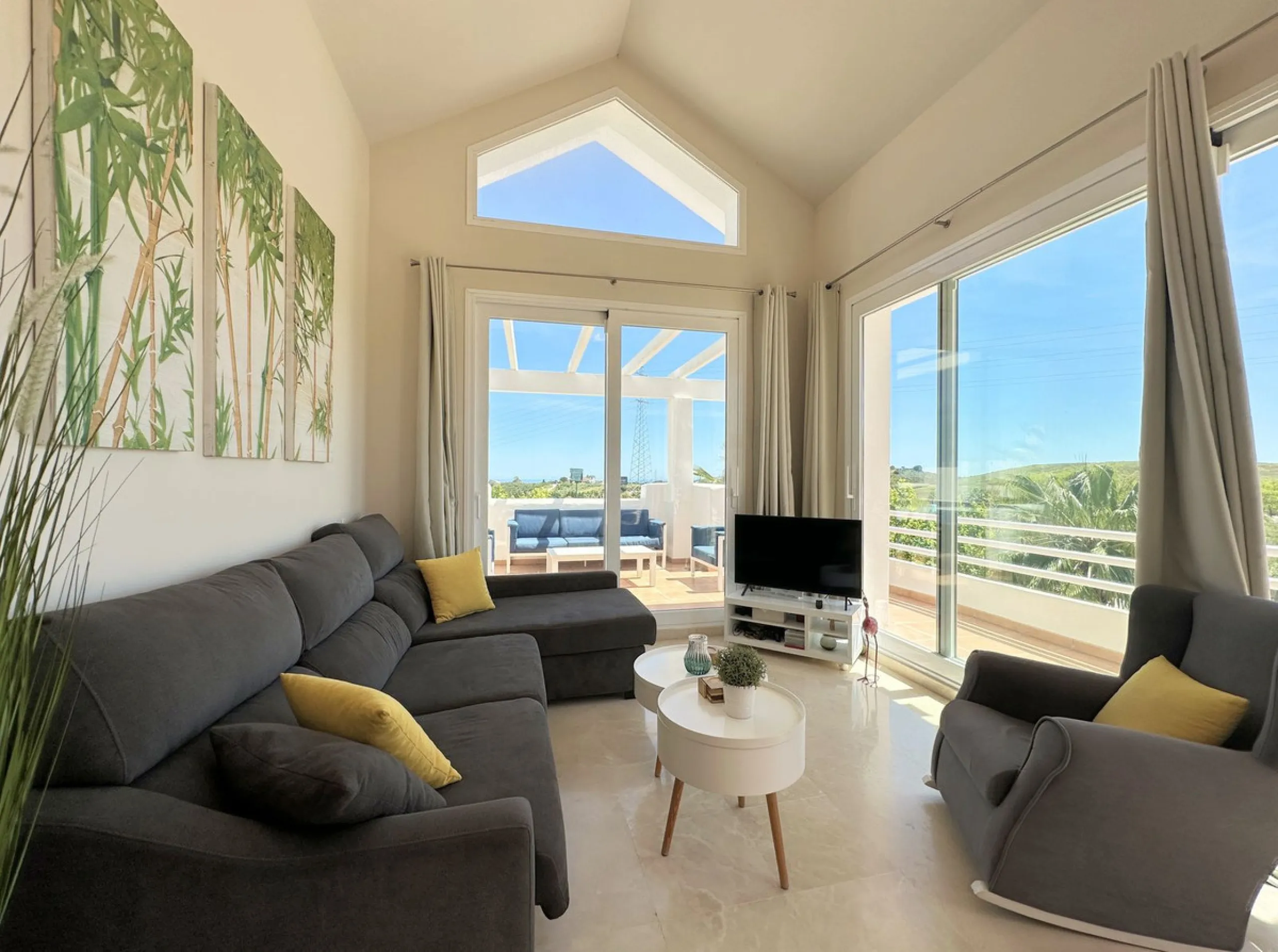 LUXURIOUS PENTHOUSE located in Alcazaba Lagoon, an exclusive urbanization located in Estepona, in a privileged natural environment, which has a lush artificial lagoon, surrounded by gardens and with panoramic views of the Mediterranean Sea and the mountai