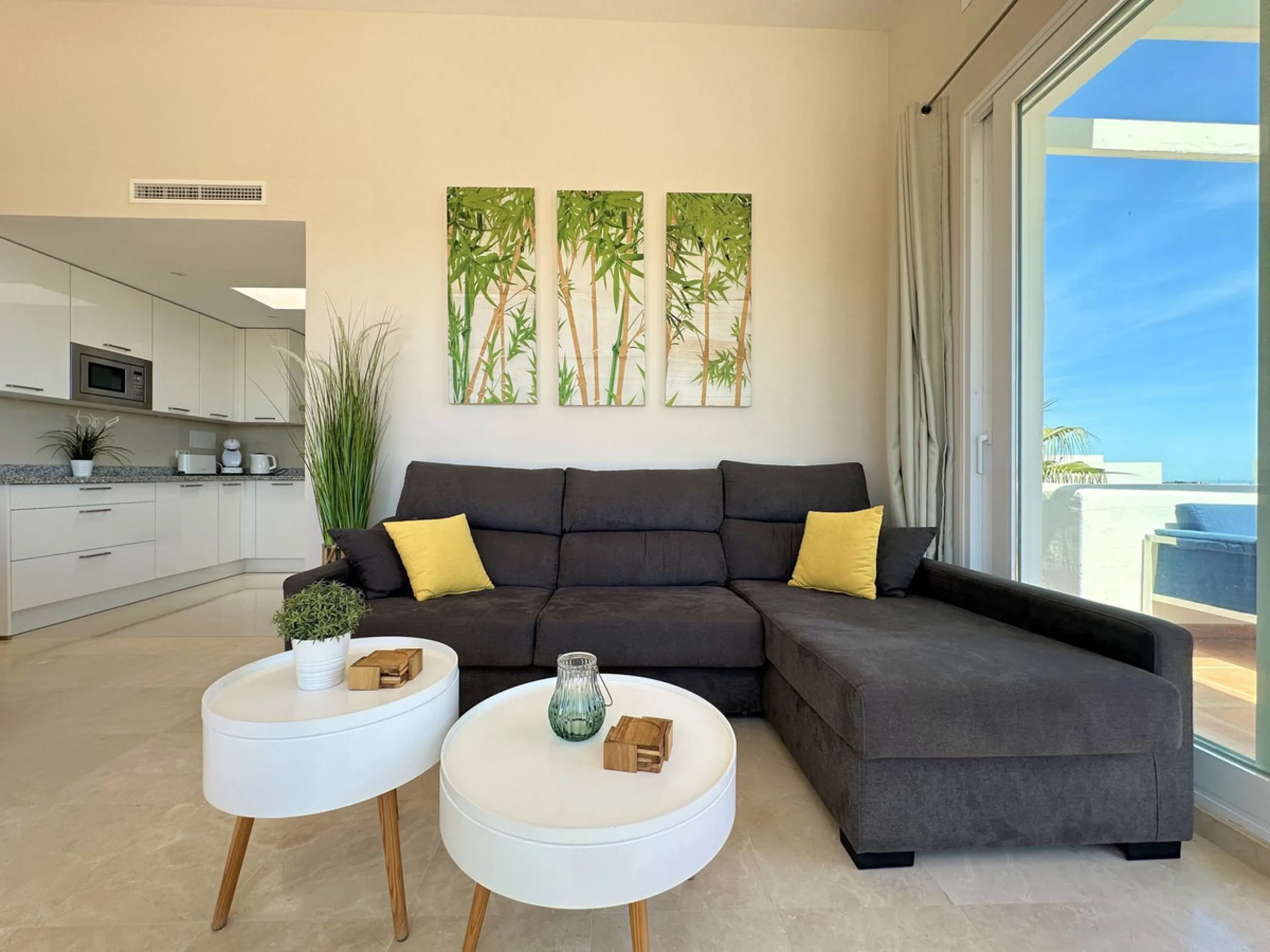 LUXURIOUS PENTHOUSE located in Alcazaba Lagoon, an exclusive urbanization located in Estepona, in a privileged natural environment, which has a lush artificial lagoon, surrounded by gardens and with panoramic views of the Mediterranean Sea and the mountai
