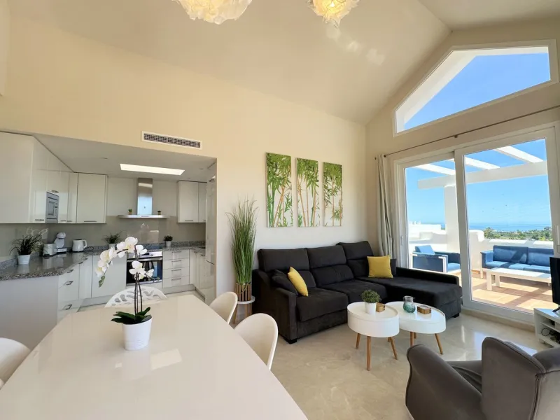 LUXURIOUS PENTHOUSE located in Alcazaba Lagoon, an exclusive urbanization located in Estepona, in a privileged natural environment, which has a lush artificial lagoon, surrounded by gardens and with panoramic views of the Mediterranean Sea and the mountai
