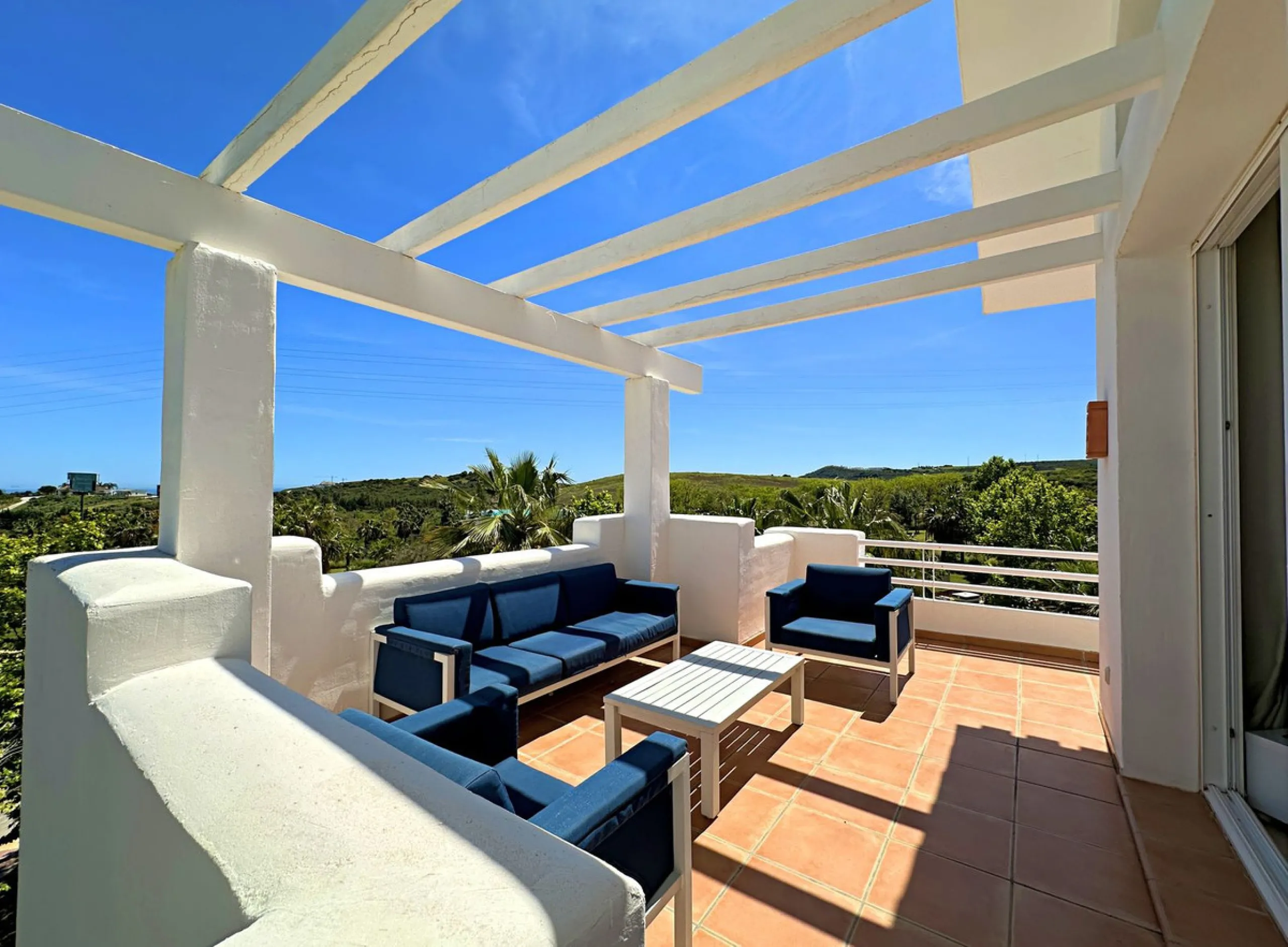 LUXURIOUS PENTHOUSE located in Alcazaba Lagoon, an exclusive urbanization located in Estepona, in a privileged natural environment, which has a lush artificial lagoon, surrounded by gardens and with panoramic views of the Mediterranean Sea and the mountai