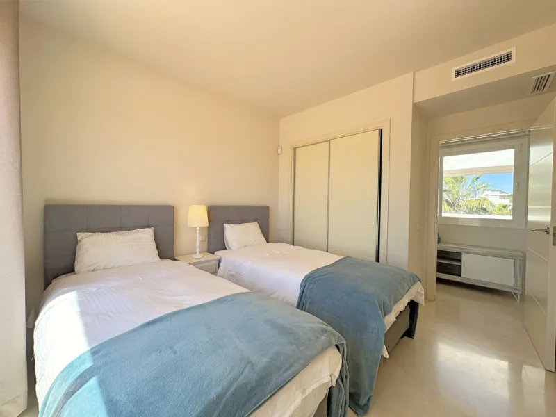 LUXURIOUS PENTHOUSE located in Alcazaba Lagoon, an exclusive urbanization located in Estepona, in a privileged natural environment, which has a lush artificial lagoon, surrounded by gardens and with panoramic views of the Mediterranean Sea and the mountai
