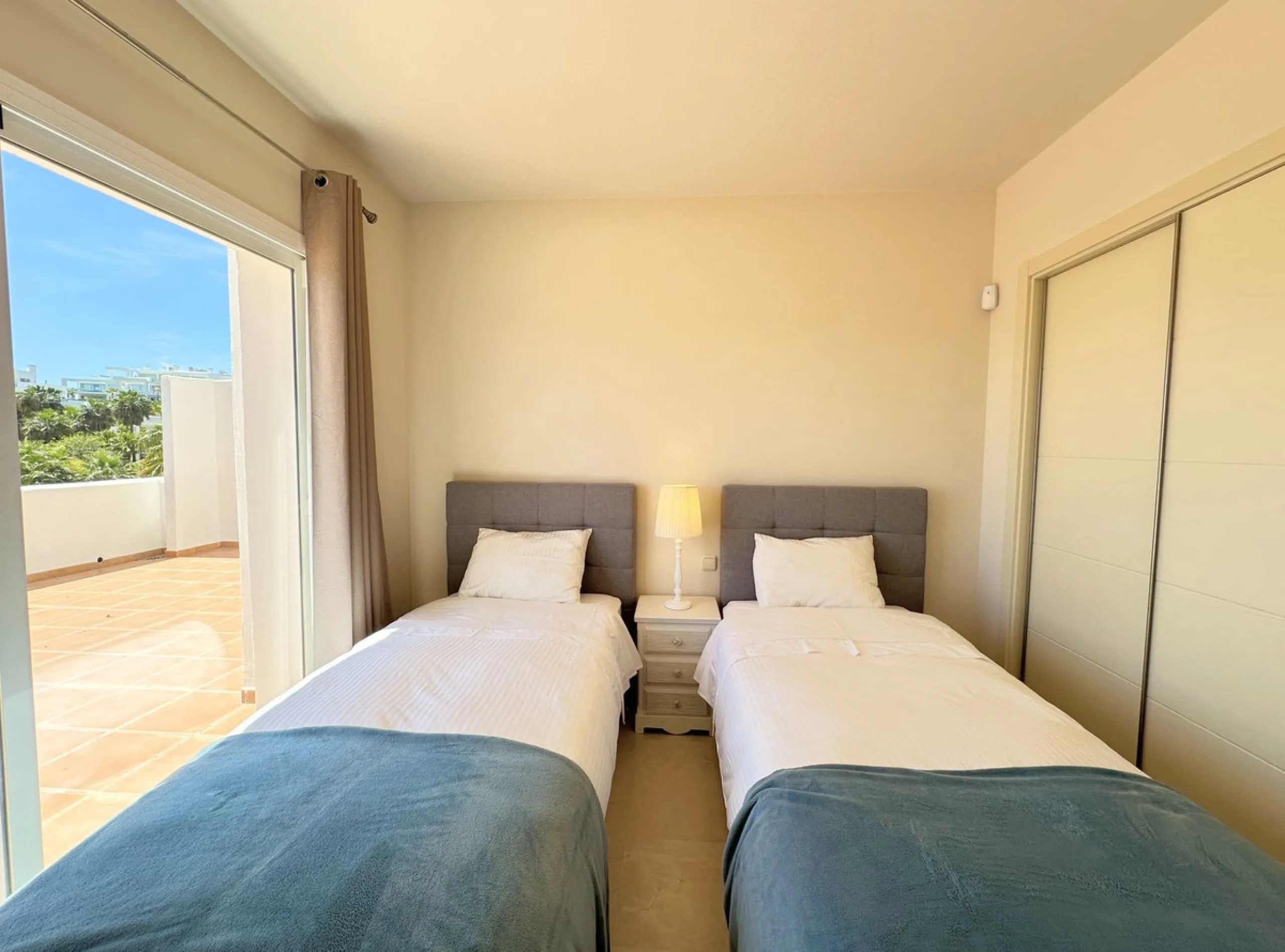 LUXURIOUS PENTHOUSE located in Alcazaba Lagoon, an exclusive urbanization located in Estepona, in a privileged natural environment, which has a lush artificial lagoon, surrounded by gardens and with panoramic views of the Mediterranean Sea and the mountai