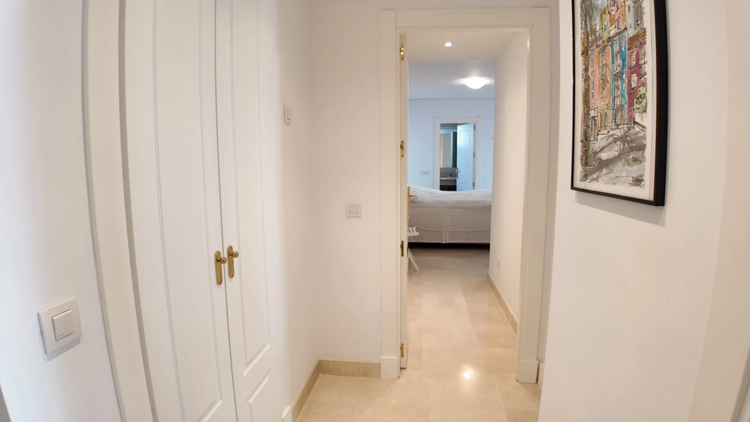 Apartment - Middle Floor Apartment в продаже в Marbella, Málaga. В доме 2 спален и 4 ванных комнат. Площадь дома 154 м²